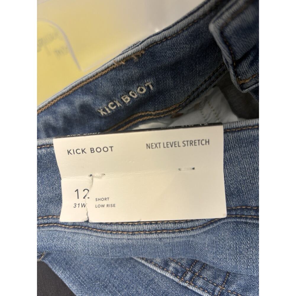 AE Low-Rise Kick Bootcut Jean NWT Women’s Size 12 Short - Picture 9 of 15